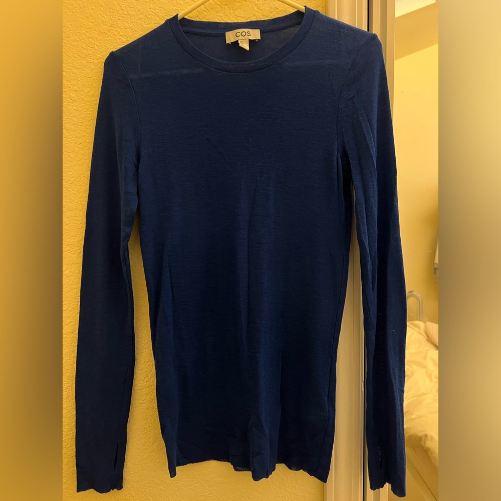 COS Crew-Neck Merino Wool Top in Bright Blue size Small